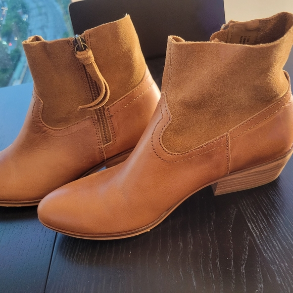 Frye Chelsea Fall Tan Boots 7.5 - Picture 3 of 4
